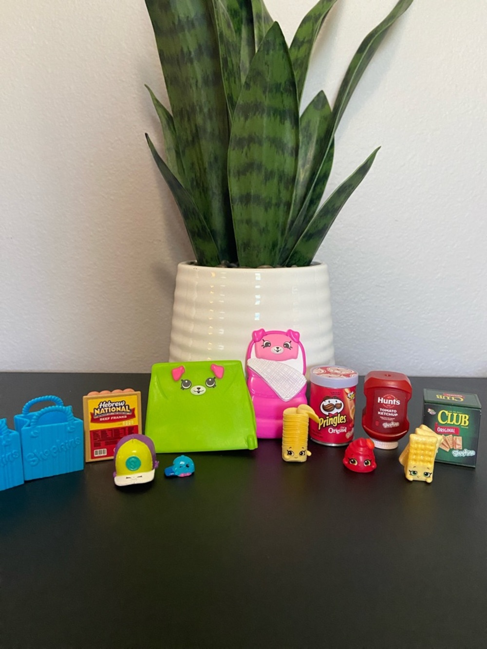 Shopkins Camping Playset Figures: Pringles, Hunt’s Ketchup, Club Crackers